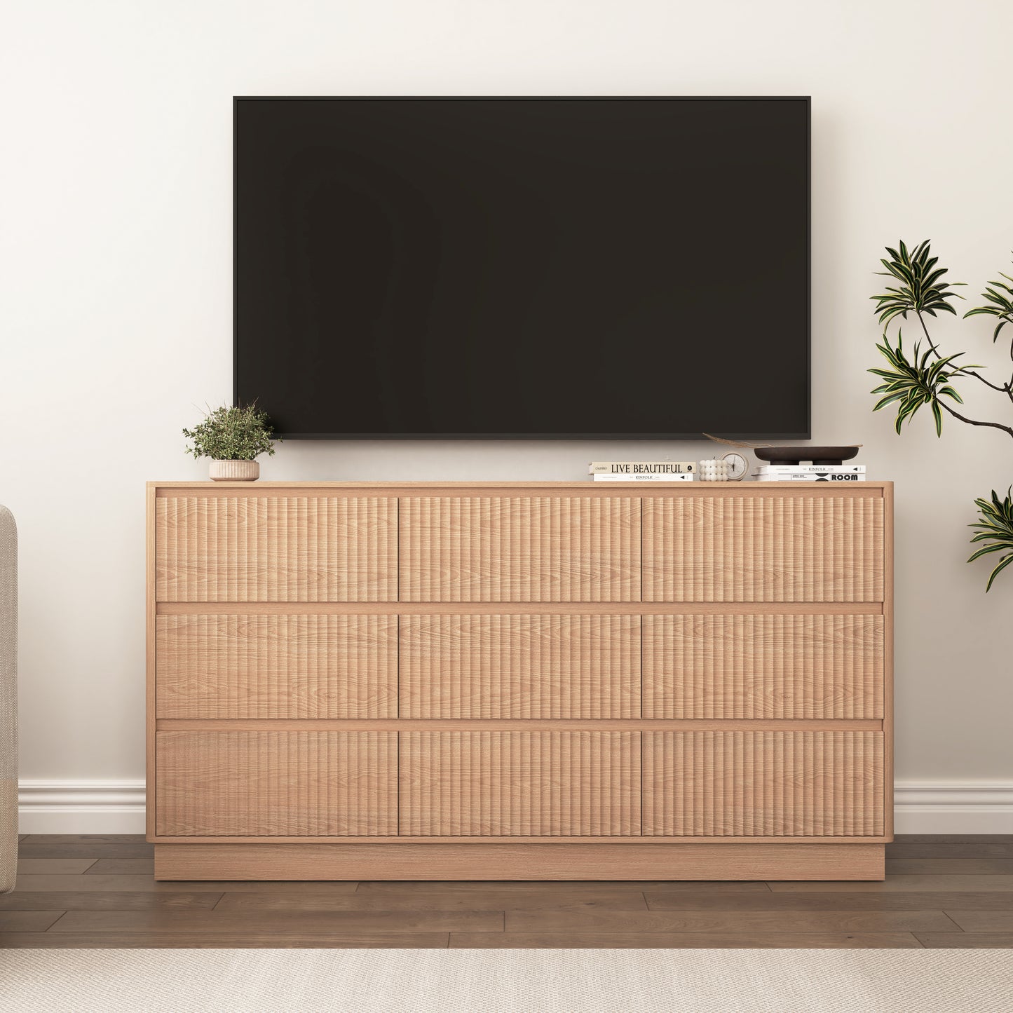 25133568